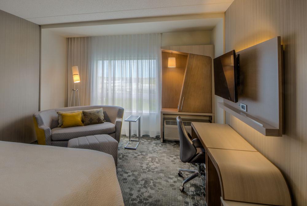 Courtyard By Marriott Winnipeg Airport Exteriér fotografie