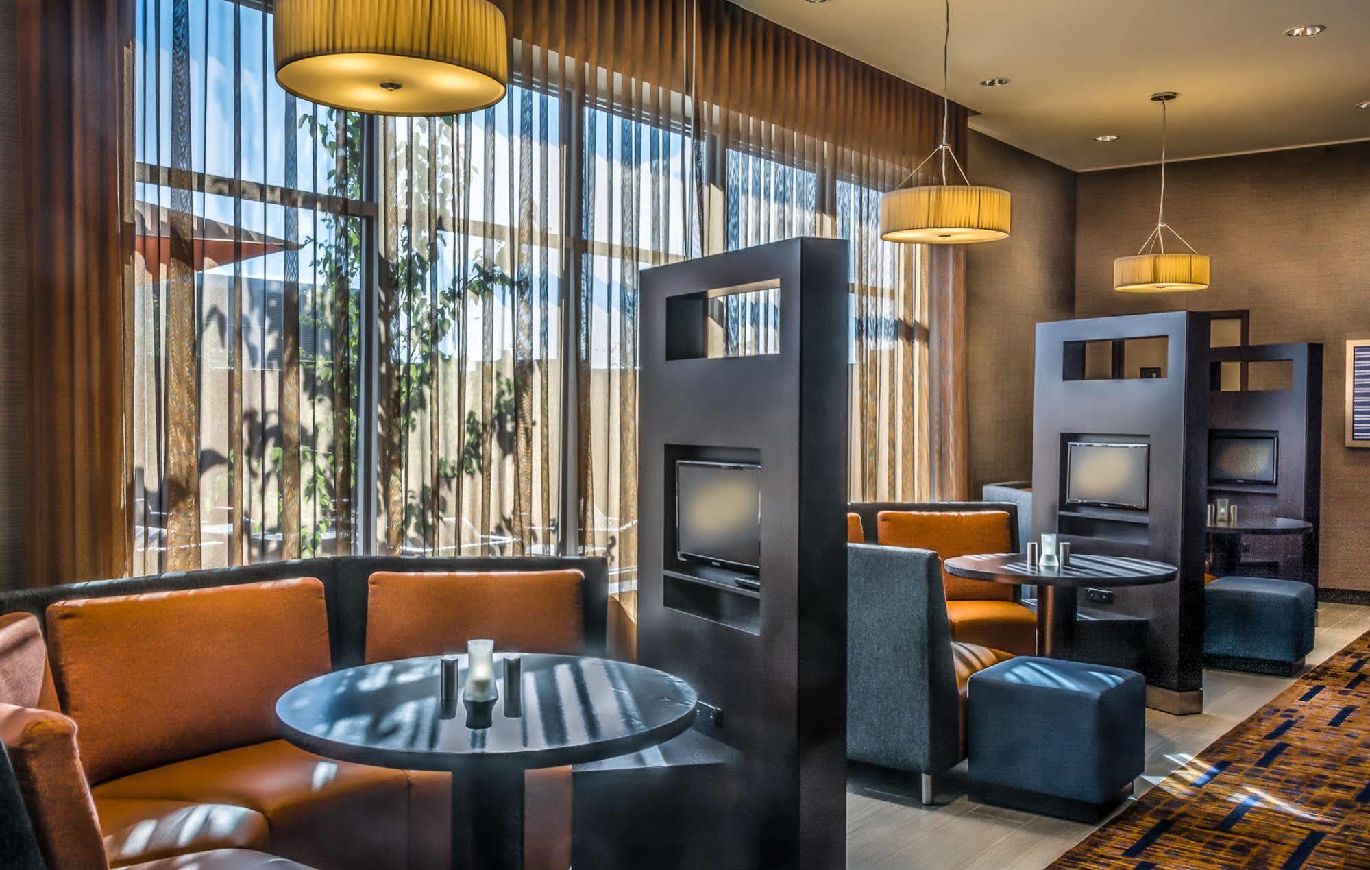 Courtyard By Marriott Winnipeg Airport Exteriér fotografie